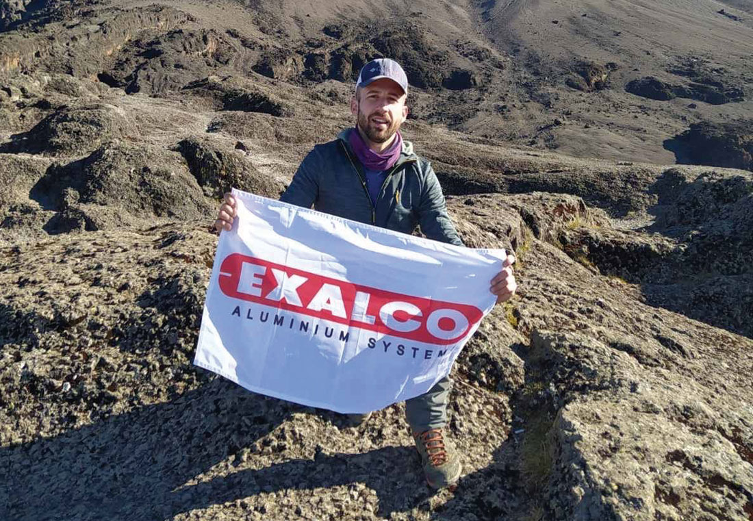 , EXALCO: H EXALCO με τον Θάνο Μαργαρίτη στις κορυφές του κόσμου!, Κτίσμα &amp; Αλουμίνιο