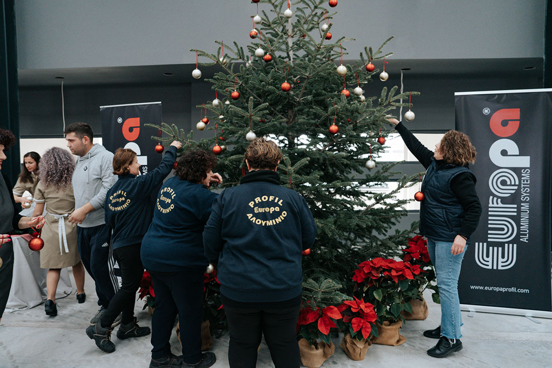 , Οι εργαζόμενοι της EUROPA γιορτάζουν τα Χριστούγεννα στις εγκαταστάσεις της νέας της μονάδας, Κτίσμα &amp; Αλουμίνιο
